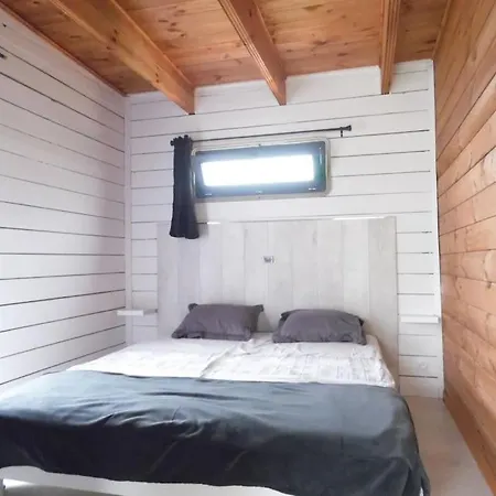 Chalet Cosy Climatise Avec Parking Et Internet Doué-la-Fontaine