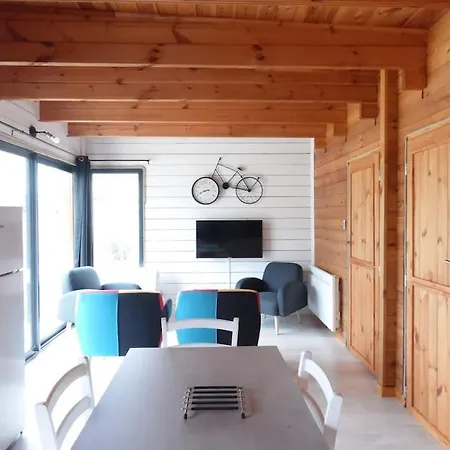 Chalet Cosy Climatise Avec Parking Et Internet