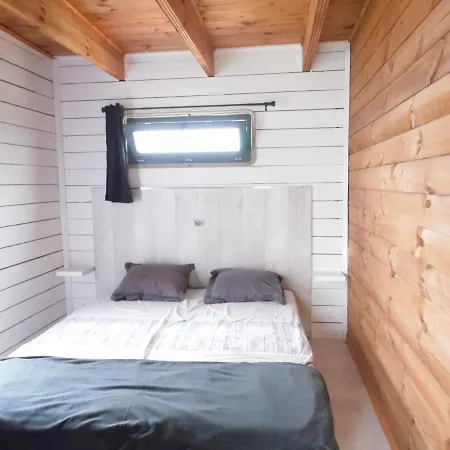 Chalet Cosy Climatise Avec Parking Et Internet Doué-la-Fontaine